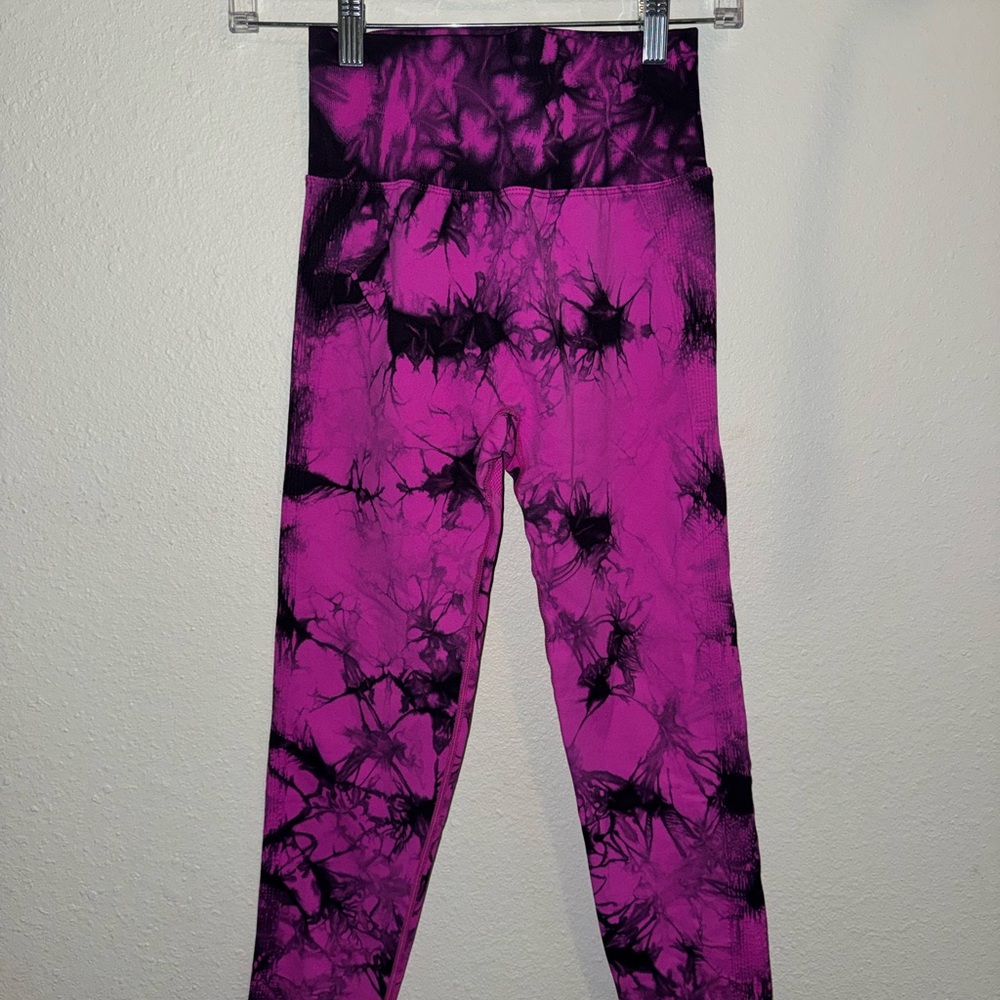 Women’s Purple Tie-Dye Leggings